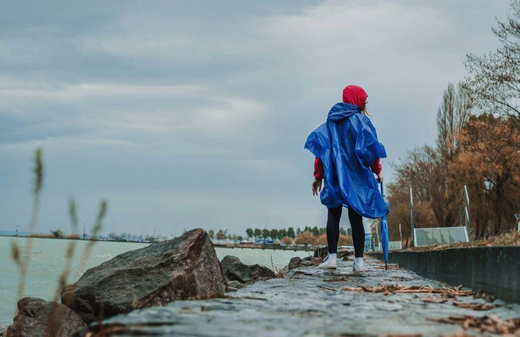 Why Your Next Trip Needs a Storm-Resistant Travel Cape (And How to Pick the Right One)