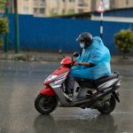 Why a Waterproof Rain Cape Beats Every Other Rain Shield (And When It Doesn’t)